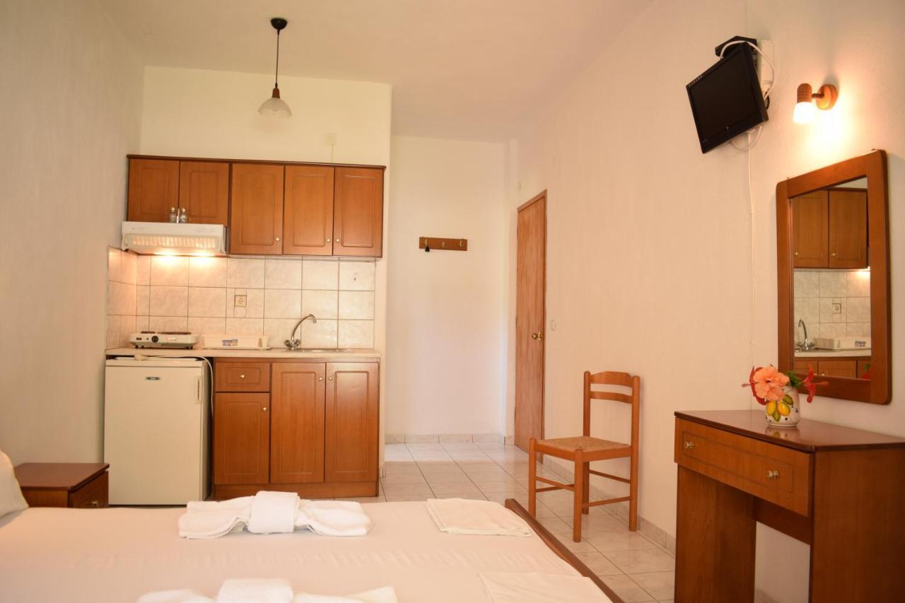 Nikis Rooms Kalamakia Ngoại thất bức ảnh